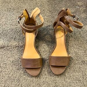 Nine West Brown Sandals. Small wedge. Size 8.
